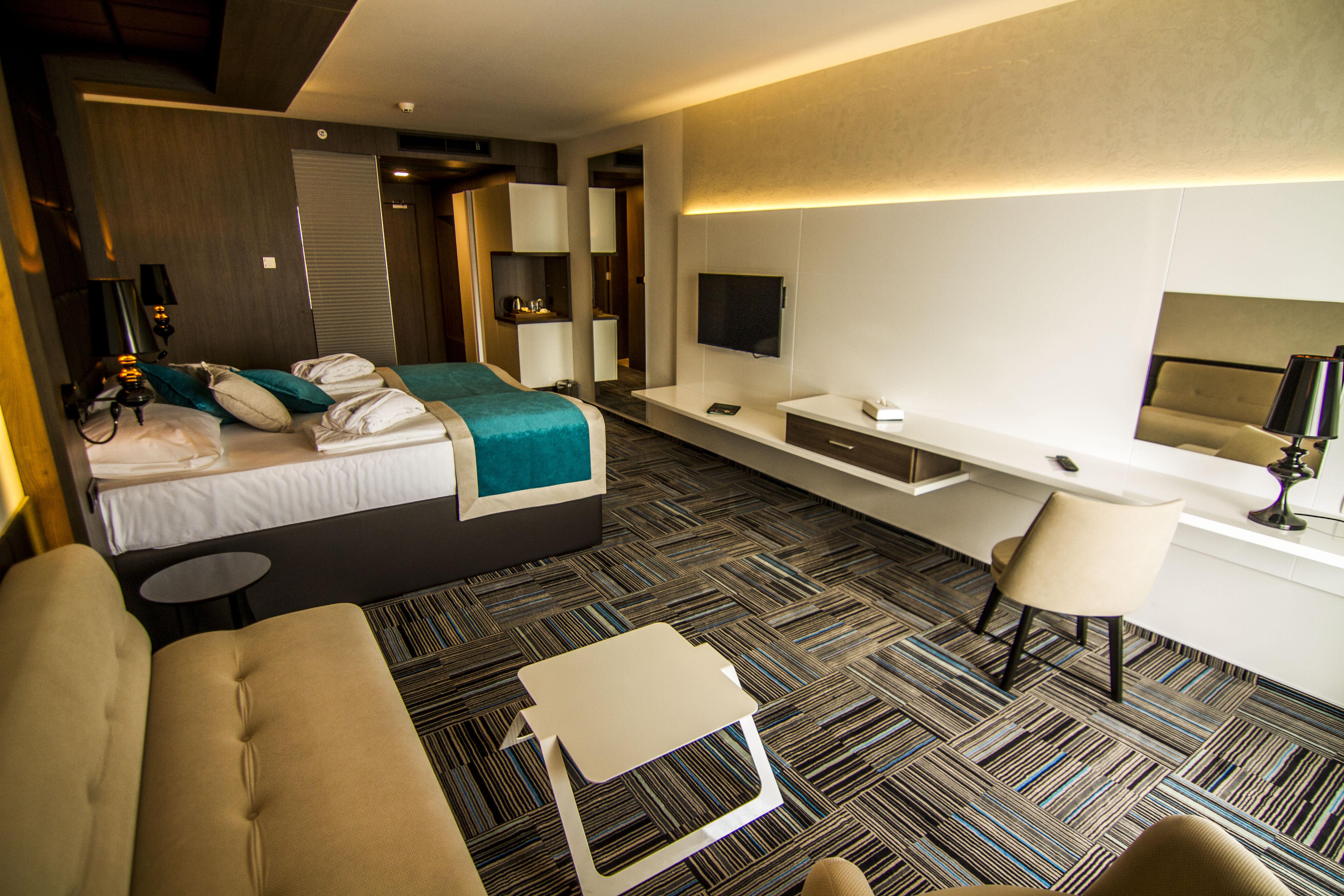 Hotel Hills Sarajevo Congress & Thermal Spa Resort Ilidža Exteriér fotografie A room at the hotel