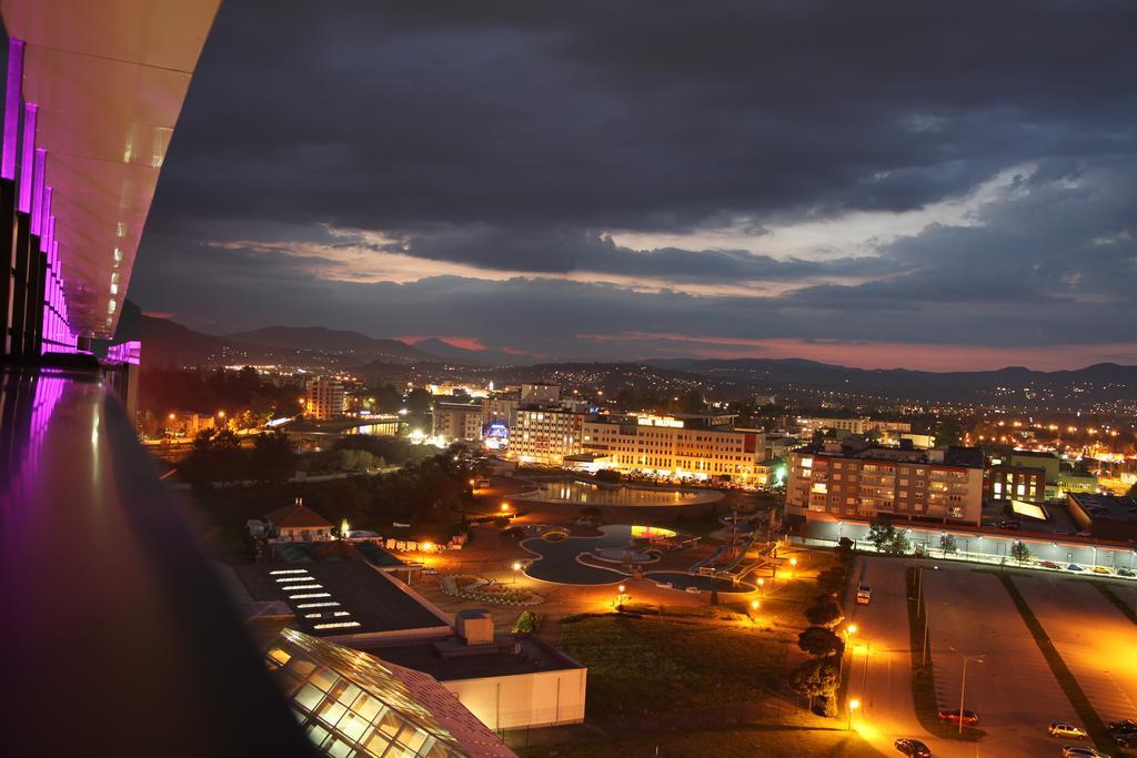 Hotel Hills Sarajevo Congress & Thermal Spa Resort Ilidža Exteriér fotografie View of the city from the hotel